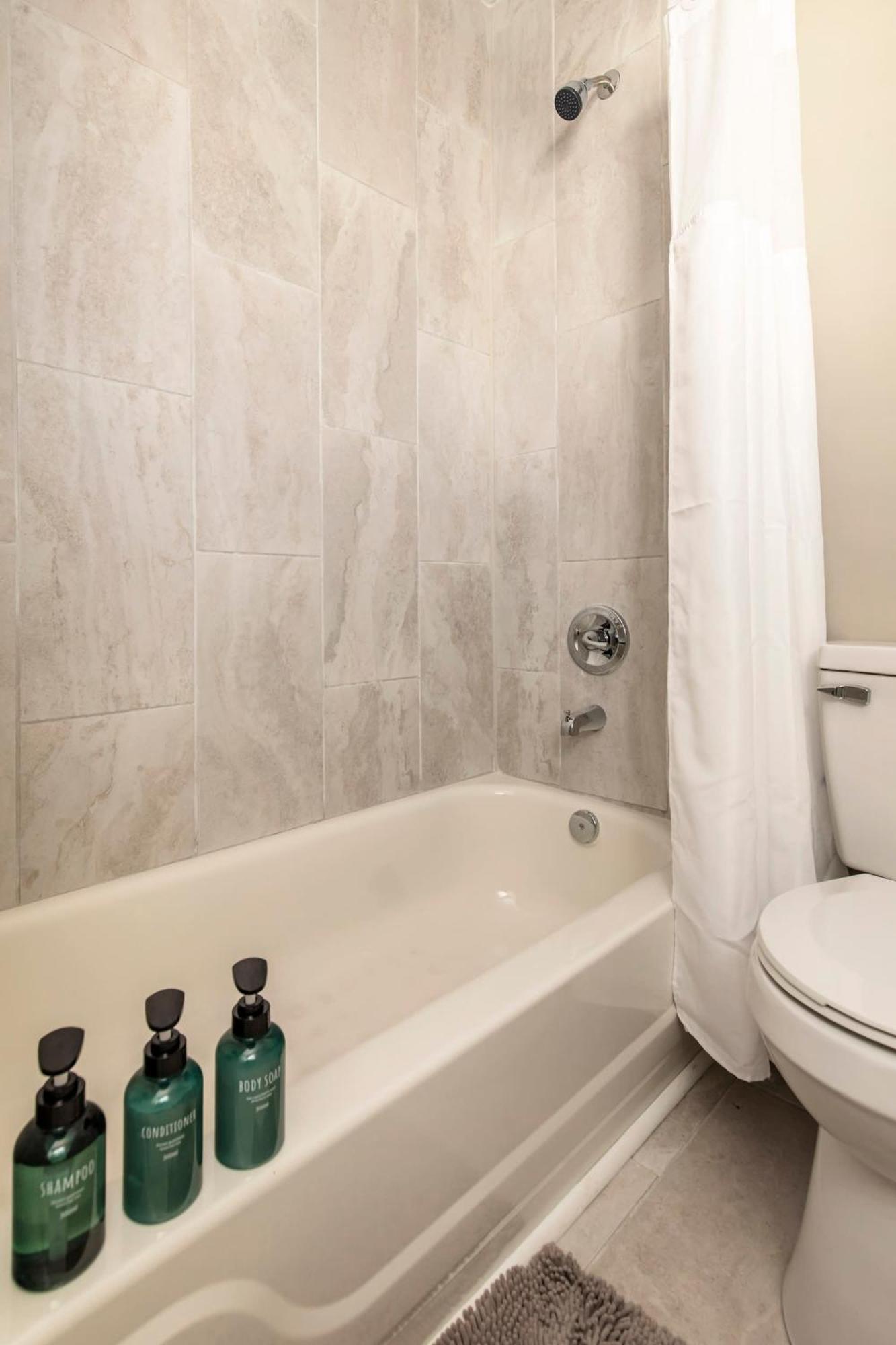 Historic Cozysuites 4br 2ba With A Modern Touch Holiday home Louisville