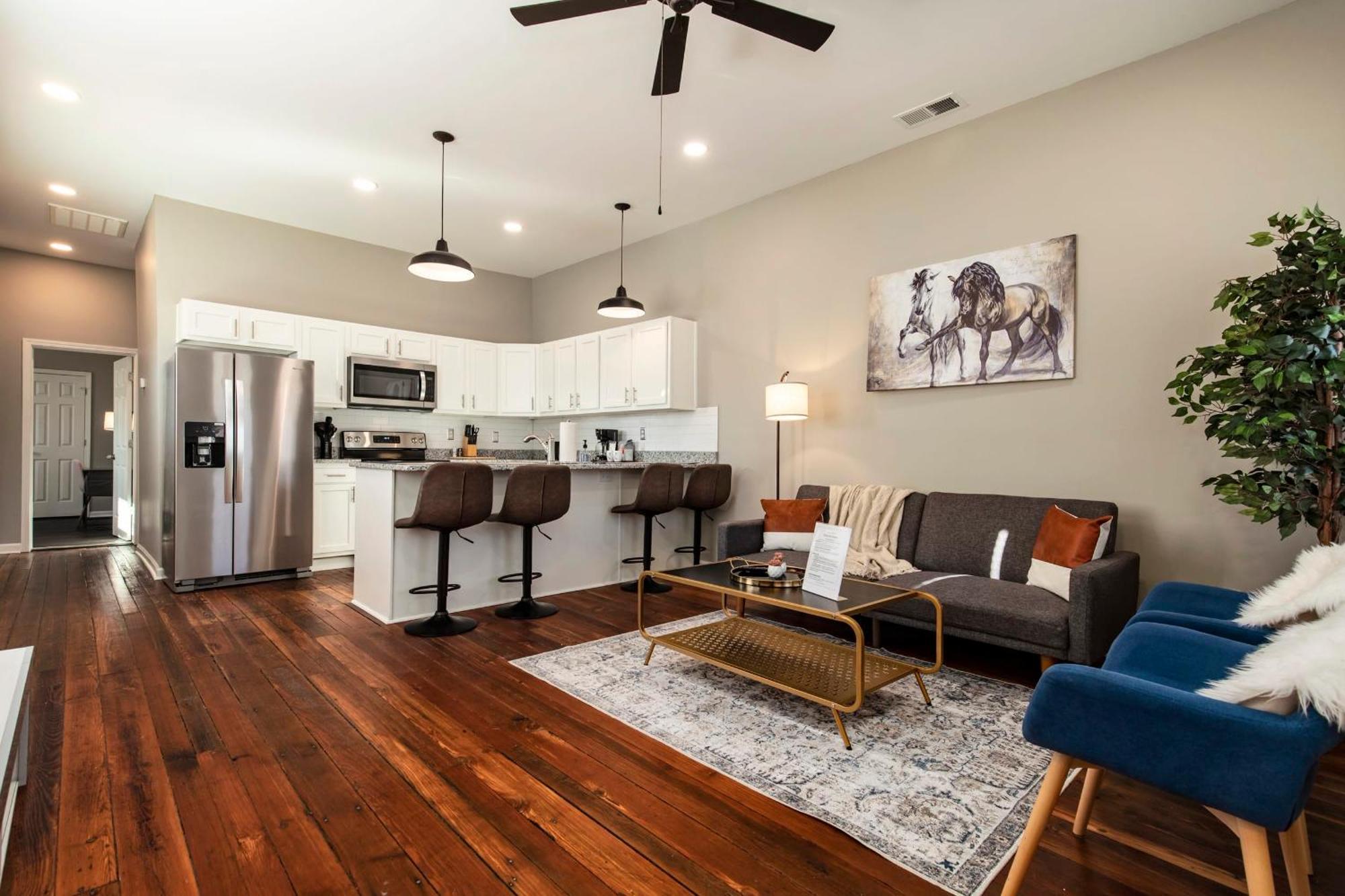 Historic Cozysuites 4br 2ba With A Modern Touch Holiday home *